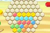 Puzzle cu hexagoane și linii complete în jocul 1010 Hex