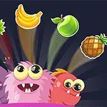 Trei creaturi colorate și haioase privesc fructe deasupra lor, inclusiv o căpșună, o banană, un măr, o prună și un ananas, pe un fundal întunecat