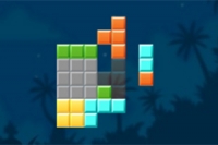 Joacă un joc de Tetris rotativ