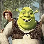 Un căpcăun verde zâmbitor, o prințesă și un măgar într-o pădure
